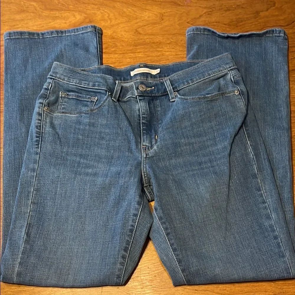 Levi's Boot Cut Jeans Classic Style